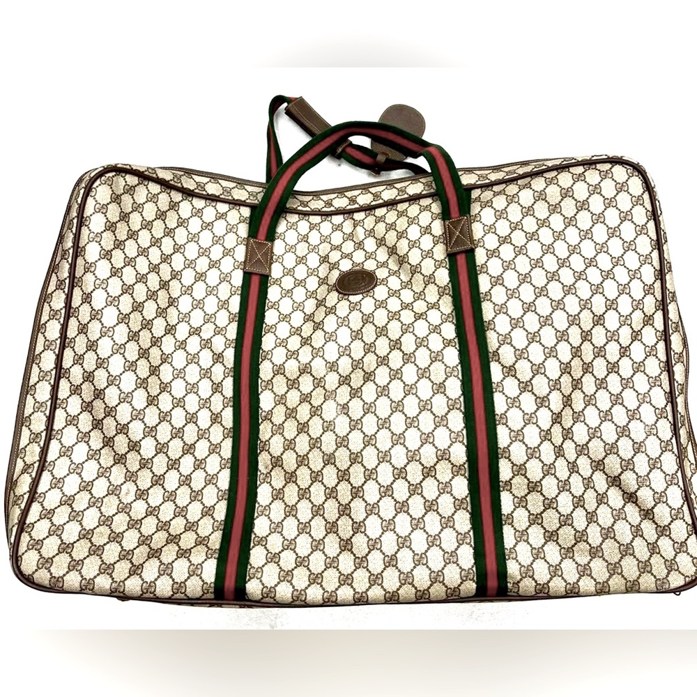 Gucci Big travel bag with lock and key!!
